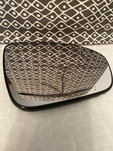 Renault Genuine Clio V , Right Mirror Glass 30166739 - Picture 1 of 5