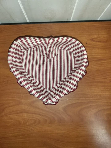 2005 Dresden 1999 Heart Shape 9x8x3"H Red Stripe Fabric Liner * Cover