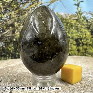 Labradorite egg is a mesmerizing and otherworldly gemstone - Picture 1 of 1