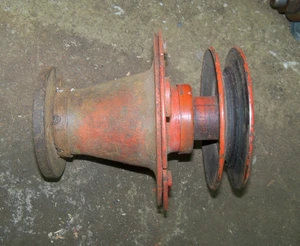 Simplicity Mähdeck Allis-Chalmers Spindel Nabe Welle Montage, 4-1/4" Riemenscheibe - Bild 1 von 4