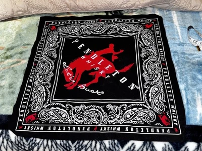 Whisky Pendleton, bandana occidental Foto 1 de 4