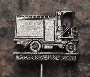Antique Skoda Vintage 1909 Laurin Klement Truck Veteran Early Lorry Pin Badge - Picture 1 of 2