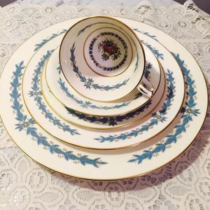 STUNNING "AYNSLEY" CAMBRIDGE 5PC PLACE SETTING 7818 FLOWER BASKET - Picture 1 of 9