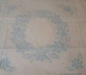Vintage Cross Stitch Pattern Preprinted White Fabric 18 Squares 17.25" x 17.25" - Picture 1 of 7