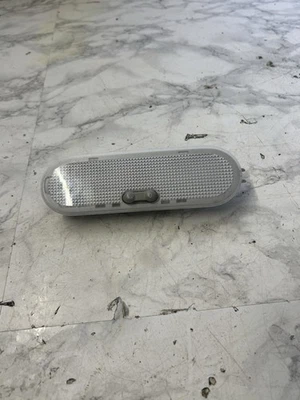 RENAULT CLIO MK3 LUZ TECHO INTERIOR LECTURA COUTESY LUZ 1.5 DCI 2009-2013 Foto 1 de 2