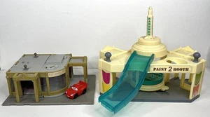 Disney Pixar Cars Luigi's Casa Della Tires Playset & Flo’s V8 Cafe TESTED - Picture 1 of 10