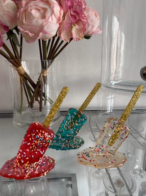 Bonito conjunto de decoração de resina de sorvete derretimento moderno de 3, vermelho/claro/azul - Imagem 1 de 2