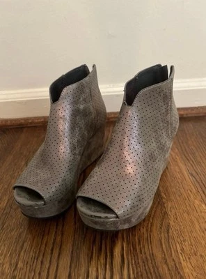 Pierre Dumas Booties Open Toe Heeled Shoes Women’s Shoes Sz 6 Heeled Ankle Boots - Image 1 of 4