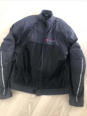 Chaqueta de motociclismo Dainese Superleggera armadura para hombre 50 malla negra cremallera completa Foto 1 de 4