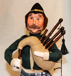 Byers Choice Twelve 12 Days of Christmas Eleven 11 Pfeifer Paspel KOSTENLOSER VERSAND  - Bild 1 von 2