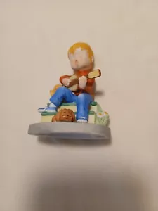 J McDowell We Make Beautiful Music Figurine 5 Inches - Picture 1 of 11