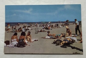 Greetings From Misquamicut, R.I. Postcard (X1) - Picture 1 of 2