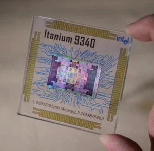 Intel Itanium 9340 CPU IC Troquel Desmontaje Cristales Tecnología Cibernética Arte Decoración Regalo - Imagen 1 de 5