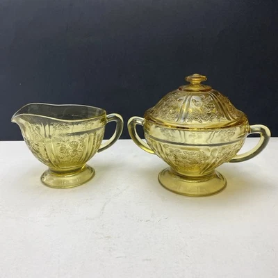 Crema Federal Glass Sharon Cabbage Rose y azúcar ámbar amarillo vidrio de la depresión Foto 1 de 4