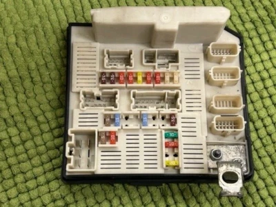 USM N2 Renault Megane 2 Scenic 2 USMC-PFT FUSE HOUSING 8200481866G - Image 1 of 4