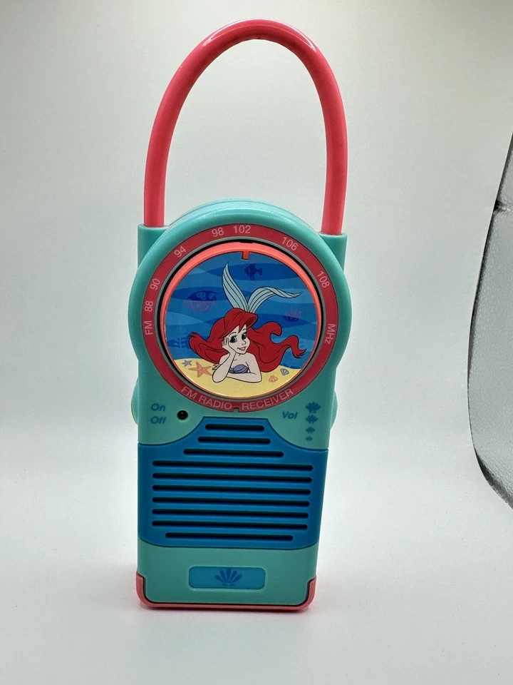 Receptor de rádio marítimo AM/FM vintage Disney Little Mermaid Ariel - Imagem 1 de 4