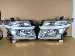 NISSAN ELGRAND E52 HEADLIGHTS 2010 2011 2012 2013 2014 HID Head Light Lamp PAIRS - Picture 1 of 24