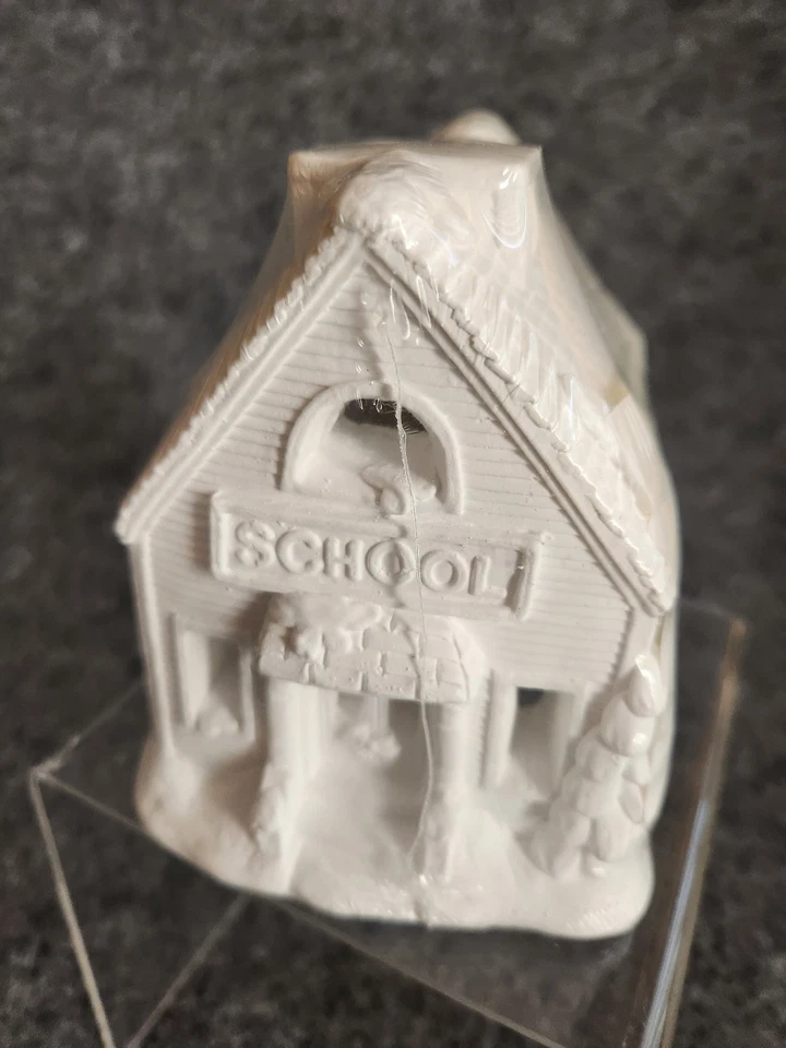 California Creations School House SE161 Unpainted Christmas Village 1986