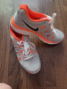 Nike Dual Fusion Run 2 Schuhe Jugend 7 grau orange Sneaker - Bild 1 von 9