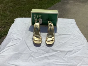 Zapato de tacón alto Annie para mujer de plástico transparente dorado con lazo peep toe talla 9M - Imagen 1 de 7
