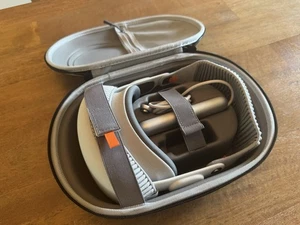 Apple Vision Pro VR Headset 256GB w/ Light Seal-21W/Solo Knit Band-M - Excellent - Picture 1 of 8