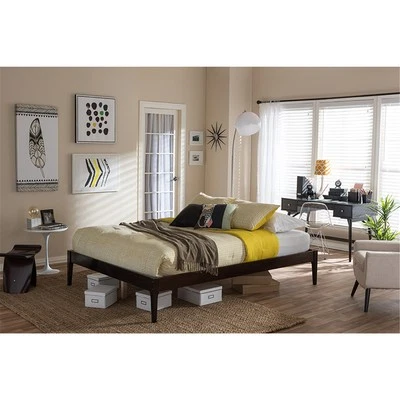 Bentley Mid-Century Modern Bed Frame Queen Cappuccino Foto 1 de 4