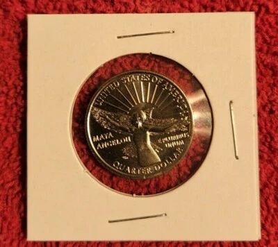 Cuarto Maya Angelou 2022 s sin circular Foto 1 de 3