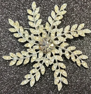 Sarah Coventry Rhinestone Vintage Snowflake Brooch Pin Fashion  Estate Jewelry - Picture 1 of 8