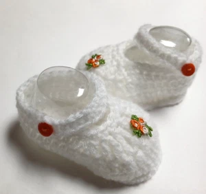 White/orange bud crocheted Mary Jane ankle strap baby booties/shoes 000 8.5 cm - Picture 1 of 3