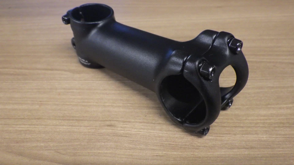 UNBRANDED ALUMINIUM STEM, 1-1/8 X 90 X 31.8MM, NEW FROM A BIKE, BLACK, 7DEG - Image 1 of 1