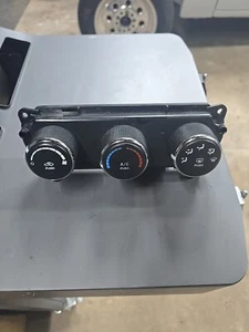 2014-2021 RAM PROMASTER 1500 2500 3500 OEM CLIMATE AC HEAT CONTROL - Picture 1 of 3