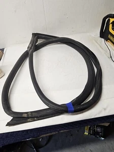 10-15 Chevy Camaro Front Right Passenger Door Rubber Seal Weatherstrip OEM - Picture 1 of 3