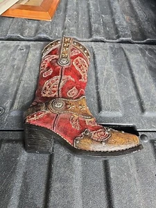 Hobby Lobby Decorative Floral Cowboy Boot 10"X15"  Ceramic Resin - Picture 1 of 5