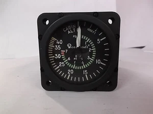 55050-0150 CABIN ALTIMETER - Picture 1 of 4