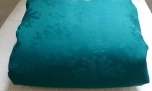 Tela de mesa verde esmeralda de damasco, servilletas, acolchado 48"" con X18"" 2 Q, 6 Av - Imagen 1 de 7