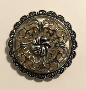 Broche Clip Bufanda Filigrana Ornamentado De Colección Alemania Occidental Tono Plateado Cottagecore - Imagen 1 de 5