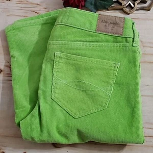 Pantaloni in velluto a coste Abercrombie & Fitch verde brillante - Foto 1 di 8
