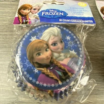Wilton Disney Frozen 50 tazas para hornear Anna y Elsa cumpleaños niños Foto 1 de 4