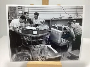 TRW NASA Spacecraft Mfg 8x10 foto registrata Ranger geometra anni 60 steampunk 08 - Foto 1 di 5