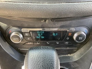 OEM Climate control Heat/Ac Front Dual Zone 15-16 ESCAPE 1347053 - Picture 1 of 12