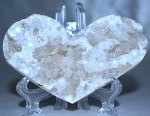 Klar Quarz Kristall Cluster Herz mit Ständer 3,7"/105 Gramm - Bild 1 von 4