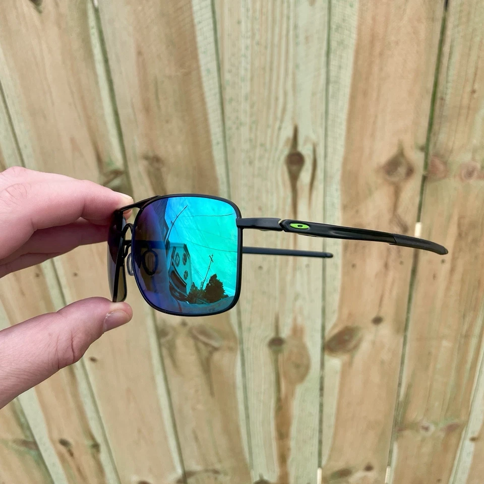 Oakley Gauge 8 Satin Black/Green Polarized Sunglasses Including Case - Image 1 of 4