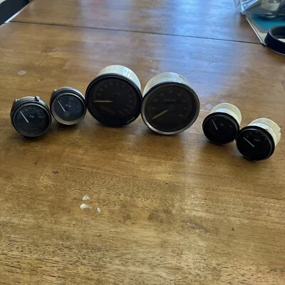 OEM Harley 08-13 Touring Speedo Tachometer Fuel Air Volt Oil Gauges Black - Image 1 of 4