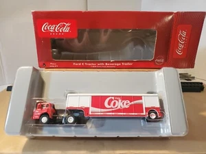 Athearn #8232 Coca-Cola Ford C Tractor w/ Beverage Trailer 1:87 Scale Train - Picture 1 of 6