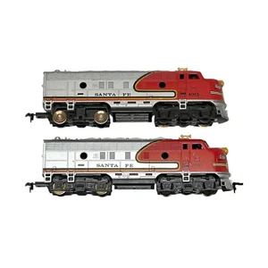 TYCO HO SCALE 4015 SANTA FE F9 DIESEL LOCOMOTIVE - LOT OF 2 - Picture 1 of 4