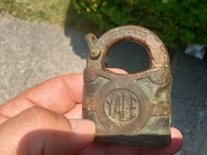 Antique YALE & TOWNE Mfg. Co. Brass Padlock with Chain NO KEY c.1900 - Picture 1 of 24