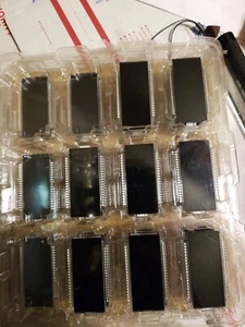 Lot of 33 LCD Displays Lumex LCD S3X1M60EF-1I - Picture 1 of 4