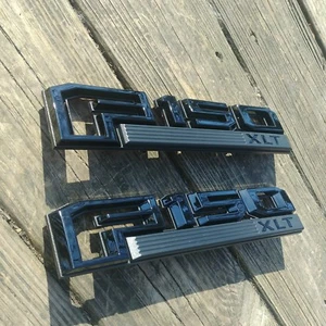 Insignias de guardabarros F150 XLT 2015-20 negro brillante - Imagen 1 de 3