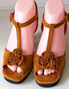 $295 PAS DE ROUGE ITALY REVA MUSTARD SUEDE SANDALS SHOES SIZE 38 (US 7.5) - Picture 1 of 12