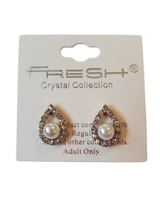 Pendientes enchapados en oro con perla sintética blanca con estrás de cristal transparente - Imagen 1 de 2